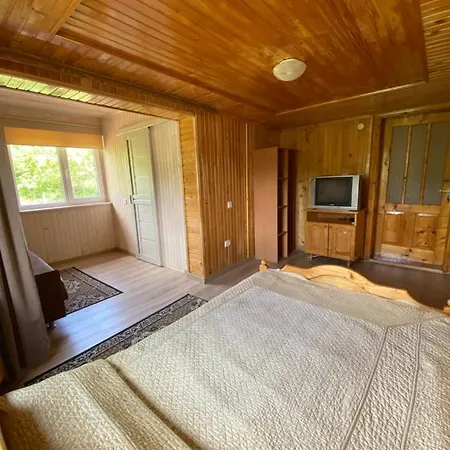 Konukevi Gazdіvska Hata Yaremche