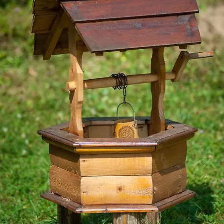 Gazdіvska Hata Konukevi *